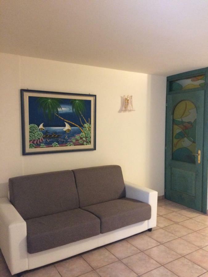 Locazione Turistica Lea Apartment Castelnuovo del Garda Exterior photo
